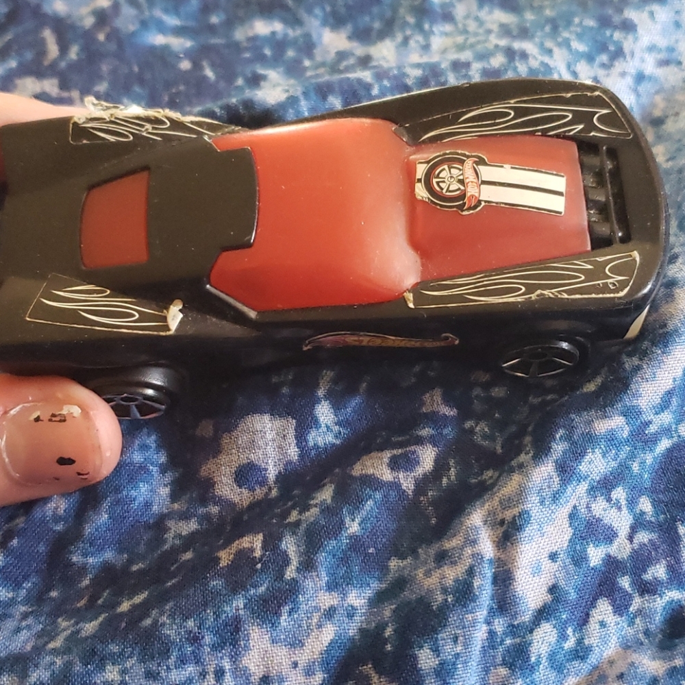 Toy car